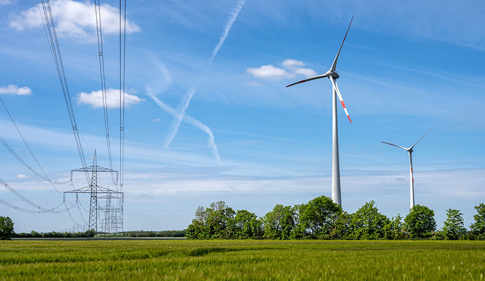 parque eólico y línea eléctrica